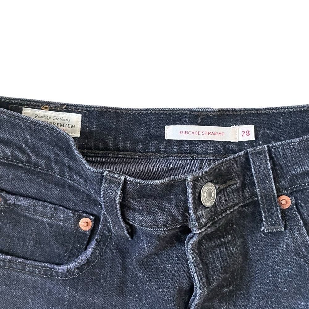 Levi’s Ribcage Straight Jean - Picture 4 of 5